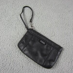 COACH  Patent Leather Wristlet Wallet Black 7x5X1inch‎